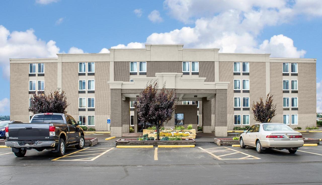 Baymont By Wyndham Scranton Dunmore Hotel Exterior photo