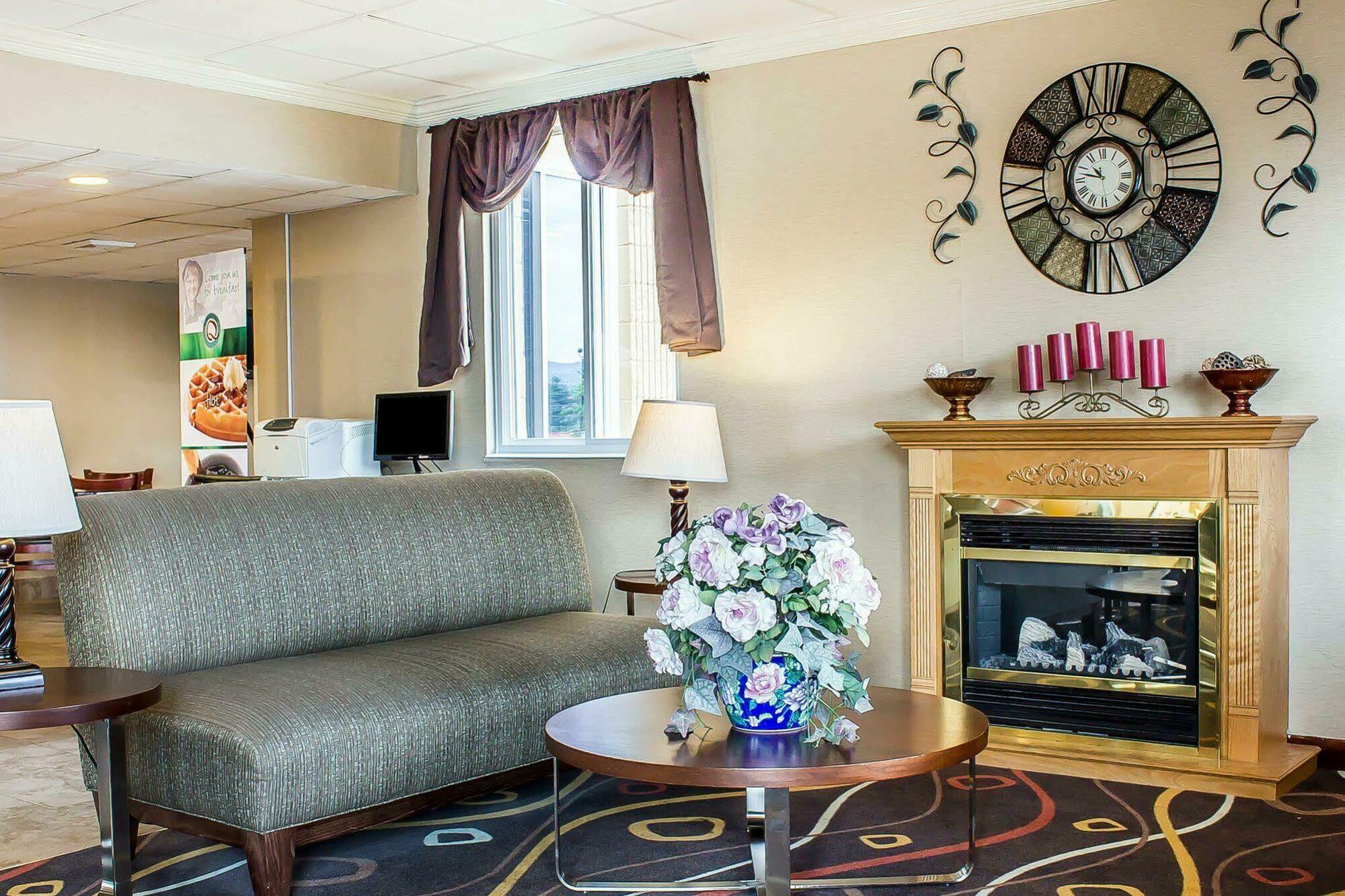 Baymont By Wyndham Scranton Dunmore Exterior photo