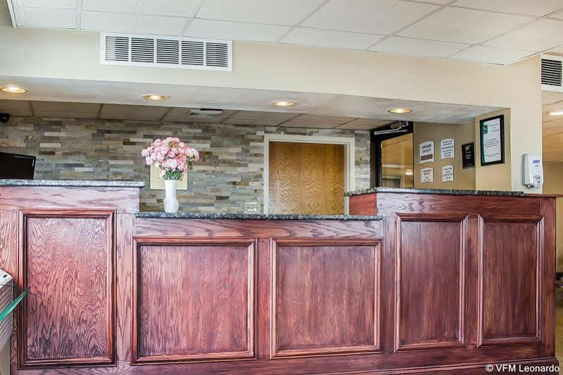 Baymont By Wyndham Scranton Dunmore Exterior photo